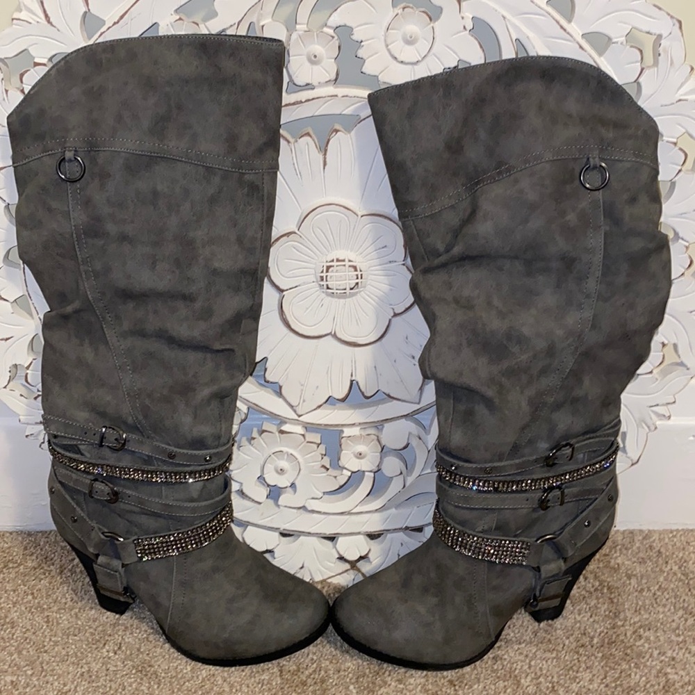 Not rated RHINESTONE BOOTS